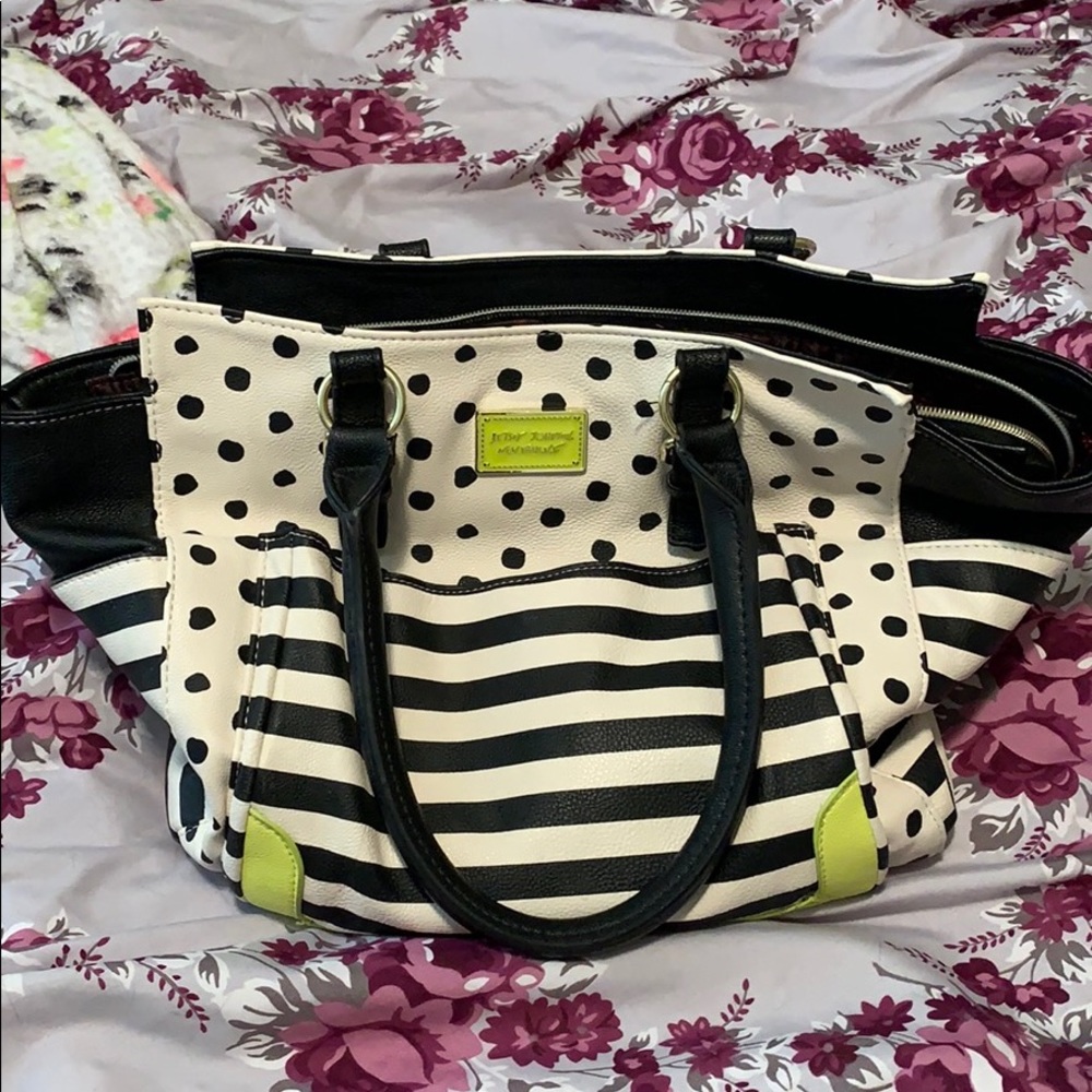 Betsey purse